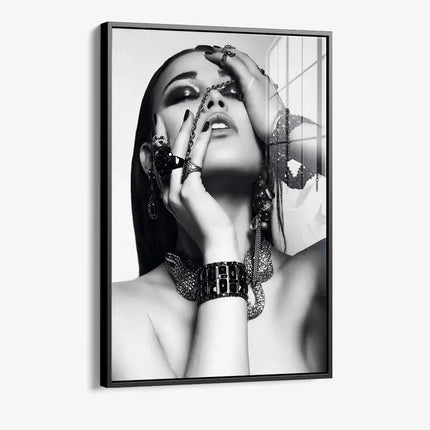 Modesty – Glass