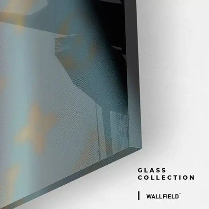 Scarfed Lady – Glass