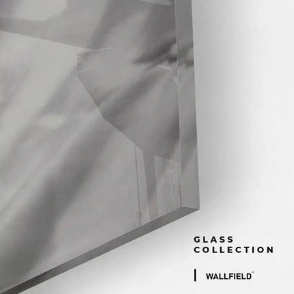 Red Woman – Glass
