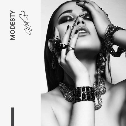 Modesty – Glass