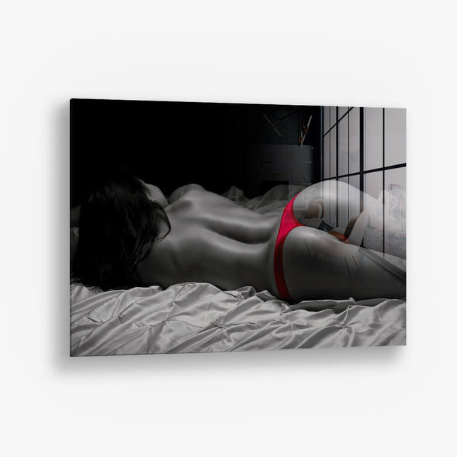 Red Woman – Glass