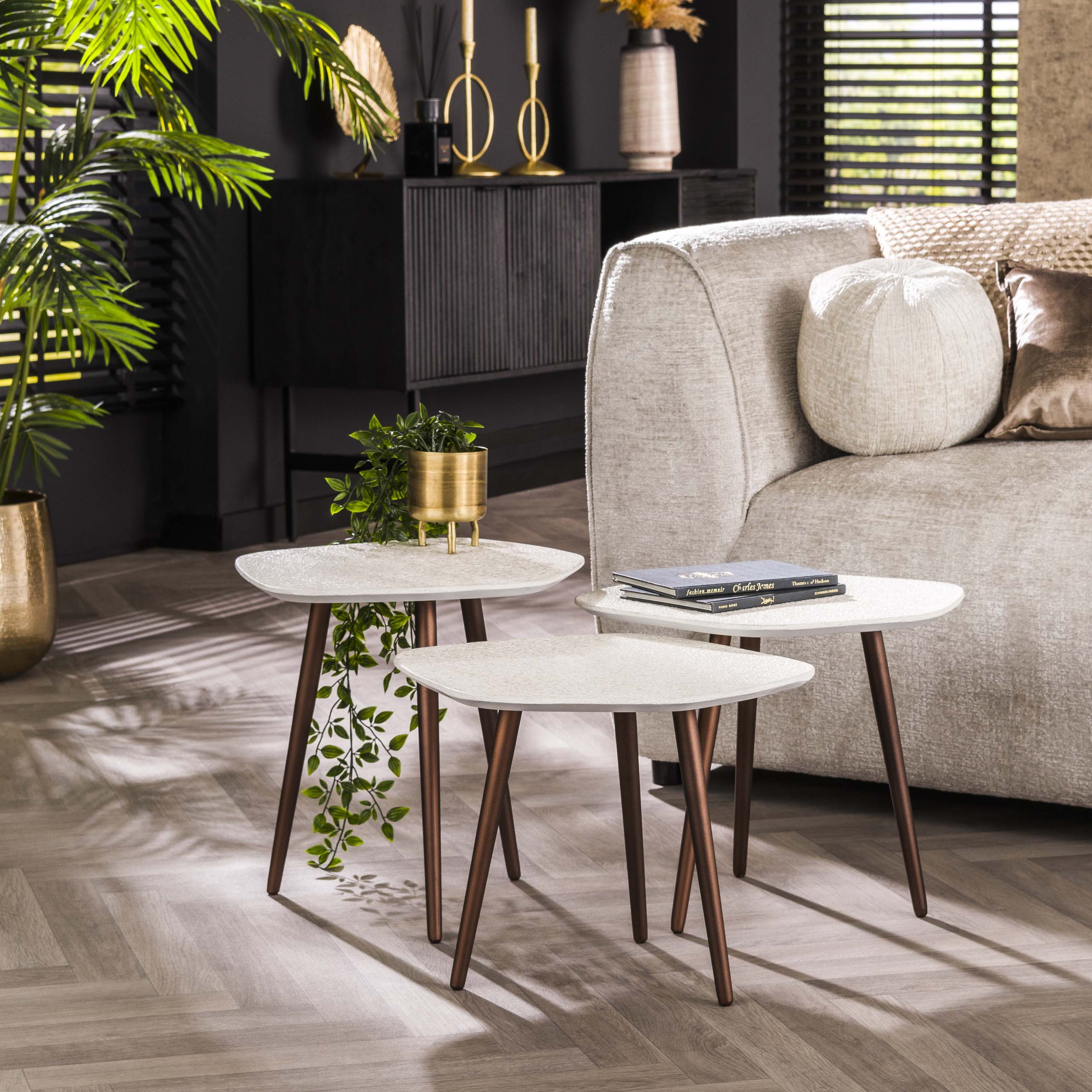 Ensemble table basse/pierre 3 points