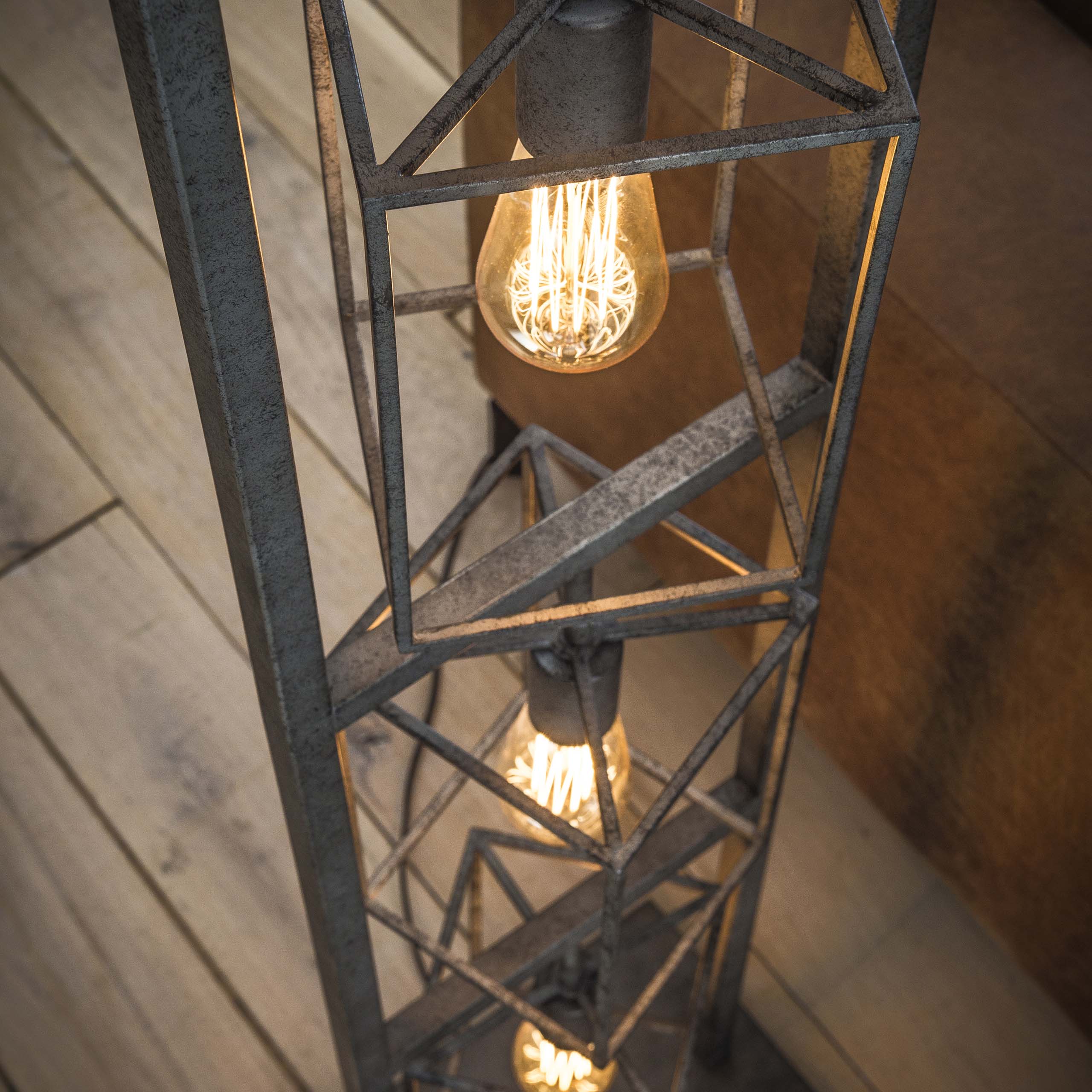 Lampadaire 4L Angulaire