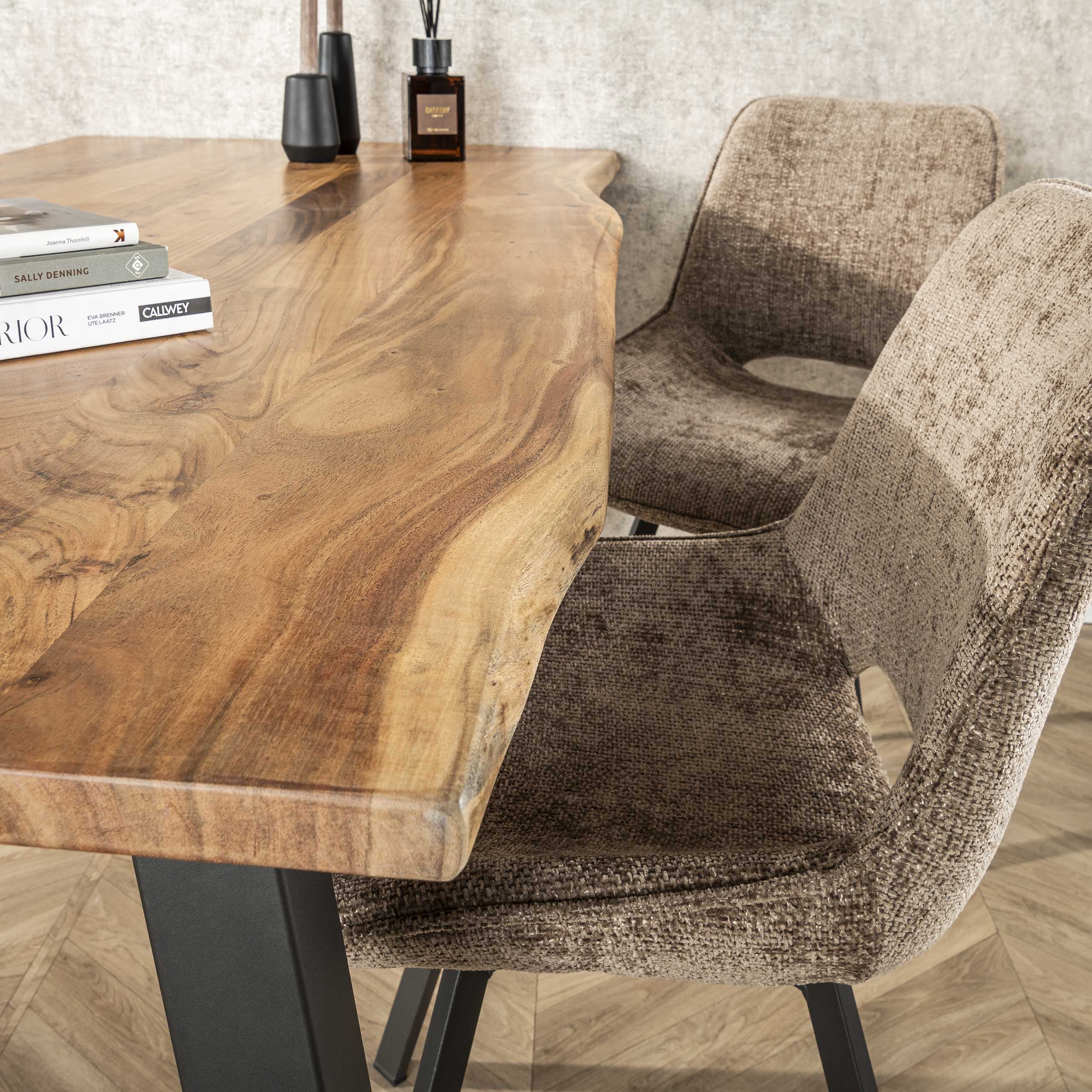Table de salle à manger 180 chant 25mm / Acacia massif naturel
