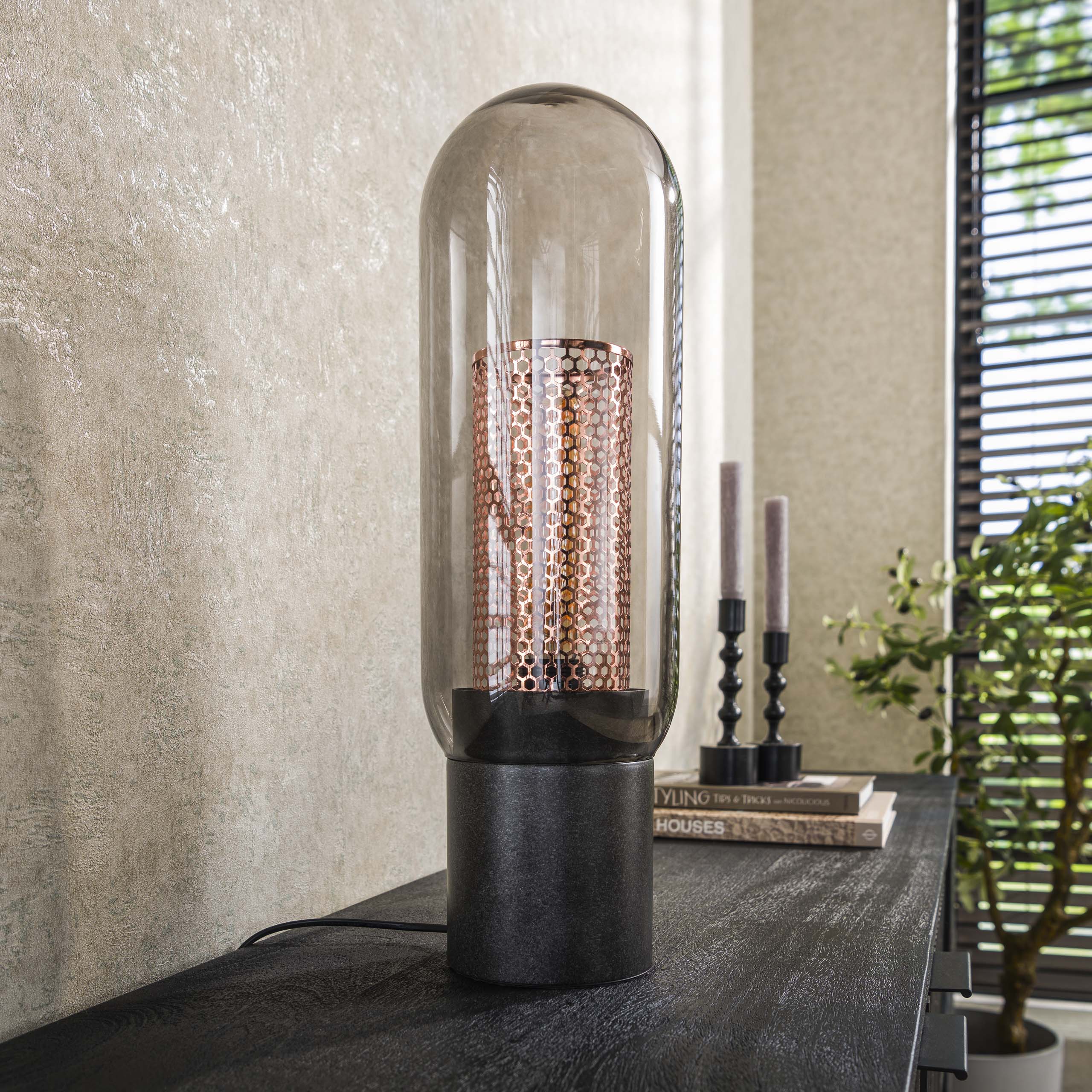 Lampe de table verre fumé-acier perforé / Noir Artic