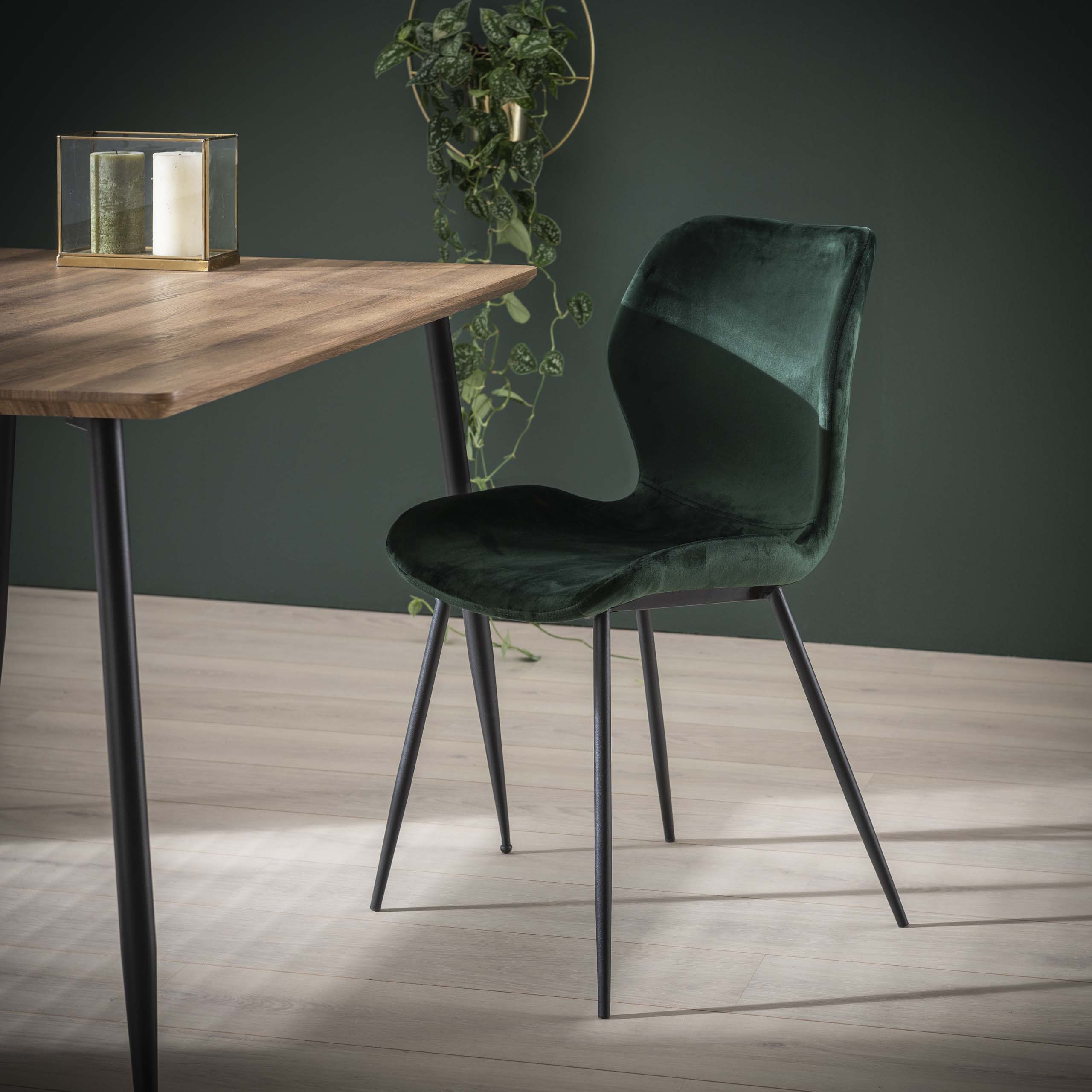 Chaise tube rond. VPE4 / Velours vert
