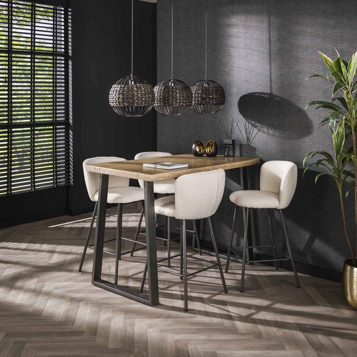 Table de bar 135x70 massief trapeziumvormig / Solid Mango (Antique Natural) – Image 1