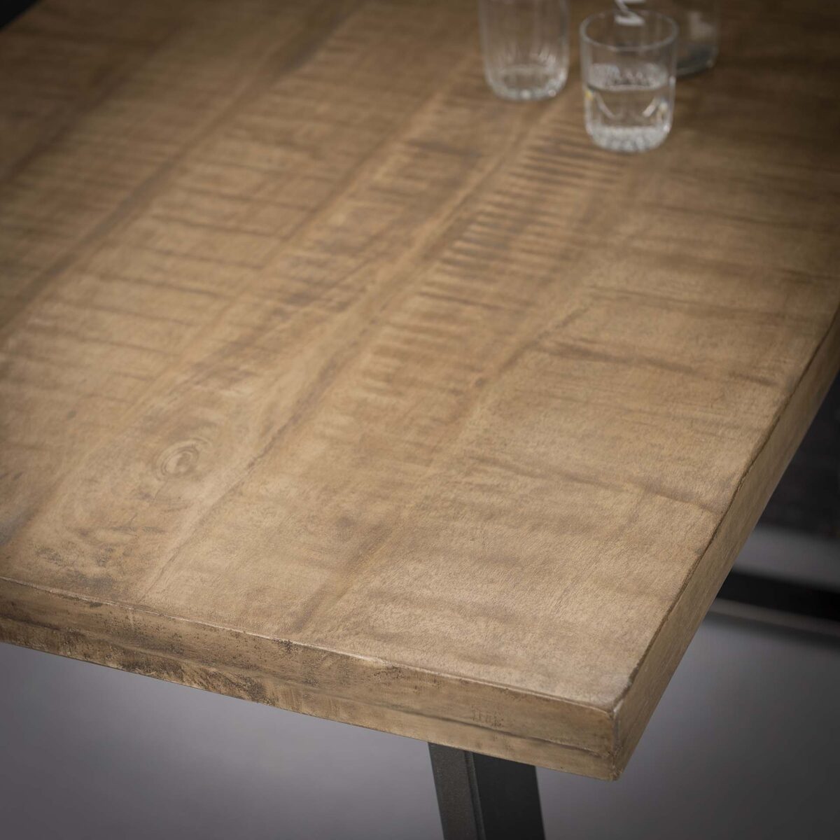 Table de bar 135x70 massief trapeziumvormig / Solid Mango (Antique Natural) – Image 3