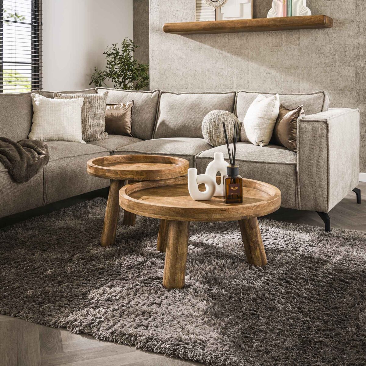 Table basse set/2 tripod / Solid Mango (Sand Color) – Image 1