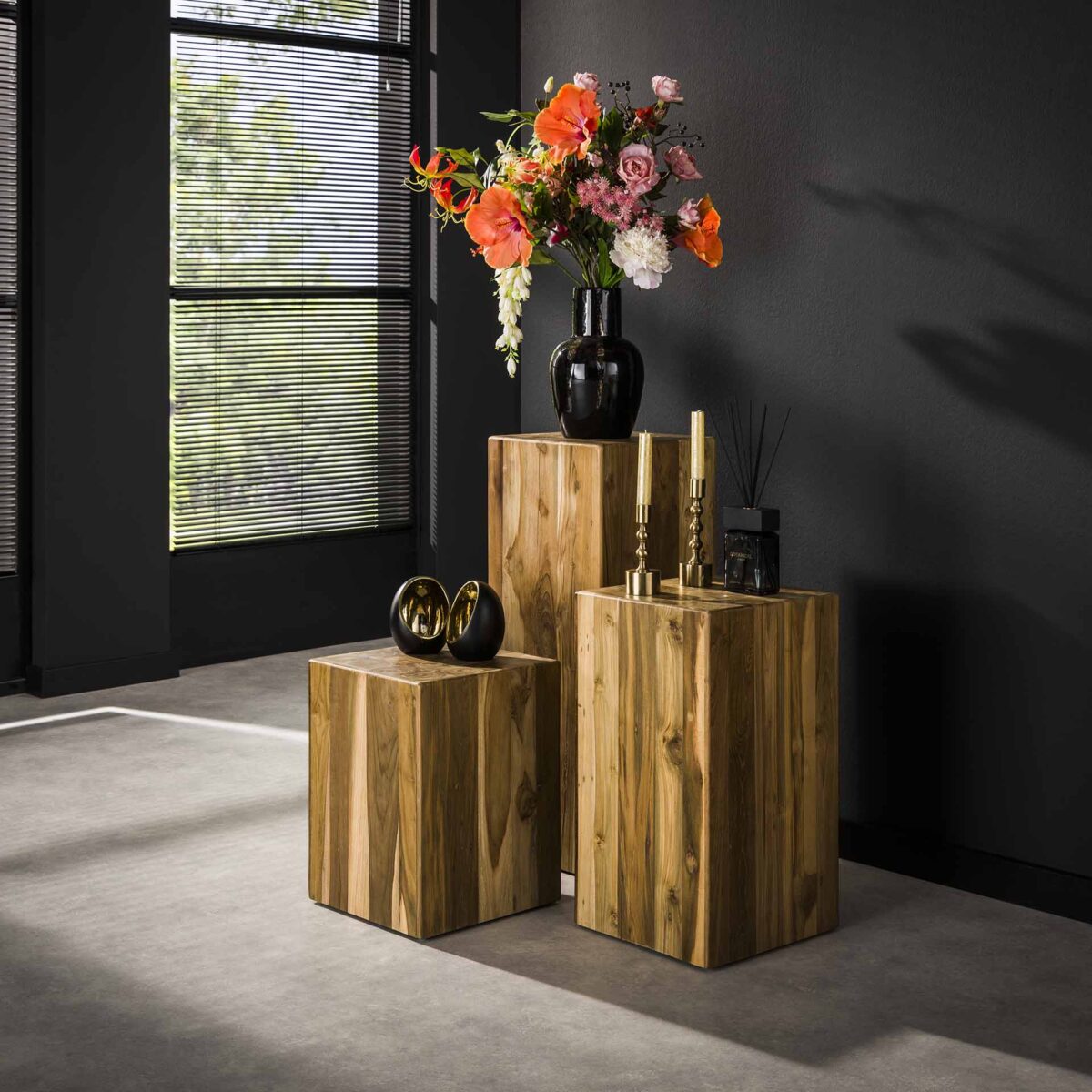 Colonne de fleurs Bole 85 cm / Teck massif recyclé – Image 1