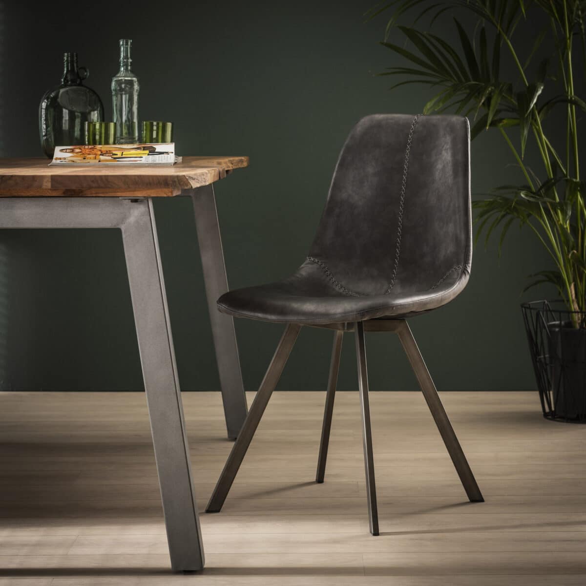 Chaise zig-zag plat frame. VPE4 / Saddle PU Noir – Image 5