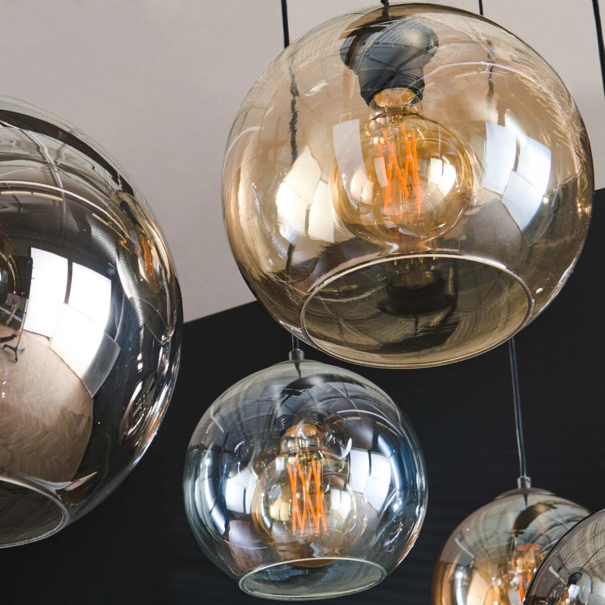 Lampe à suspension 4+3 multi globes XL / Noir Artic – Image 3